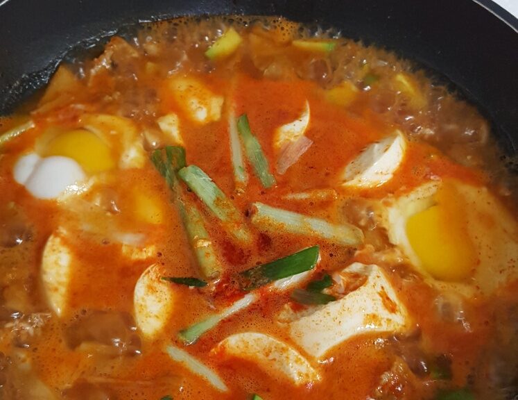 얼큰하고 부드러운 순두부찌개 만들기