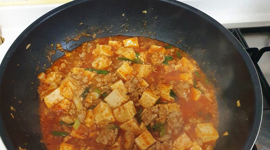 🍲 으깬 스팸 두부짜글이 만들기 – 초간단 밥반찬 레시피!